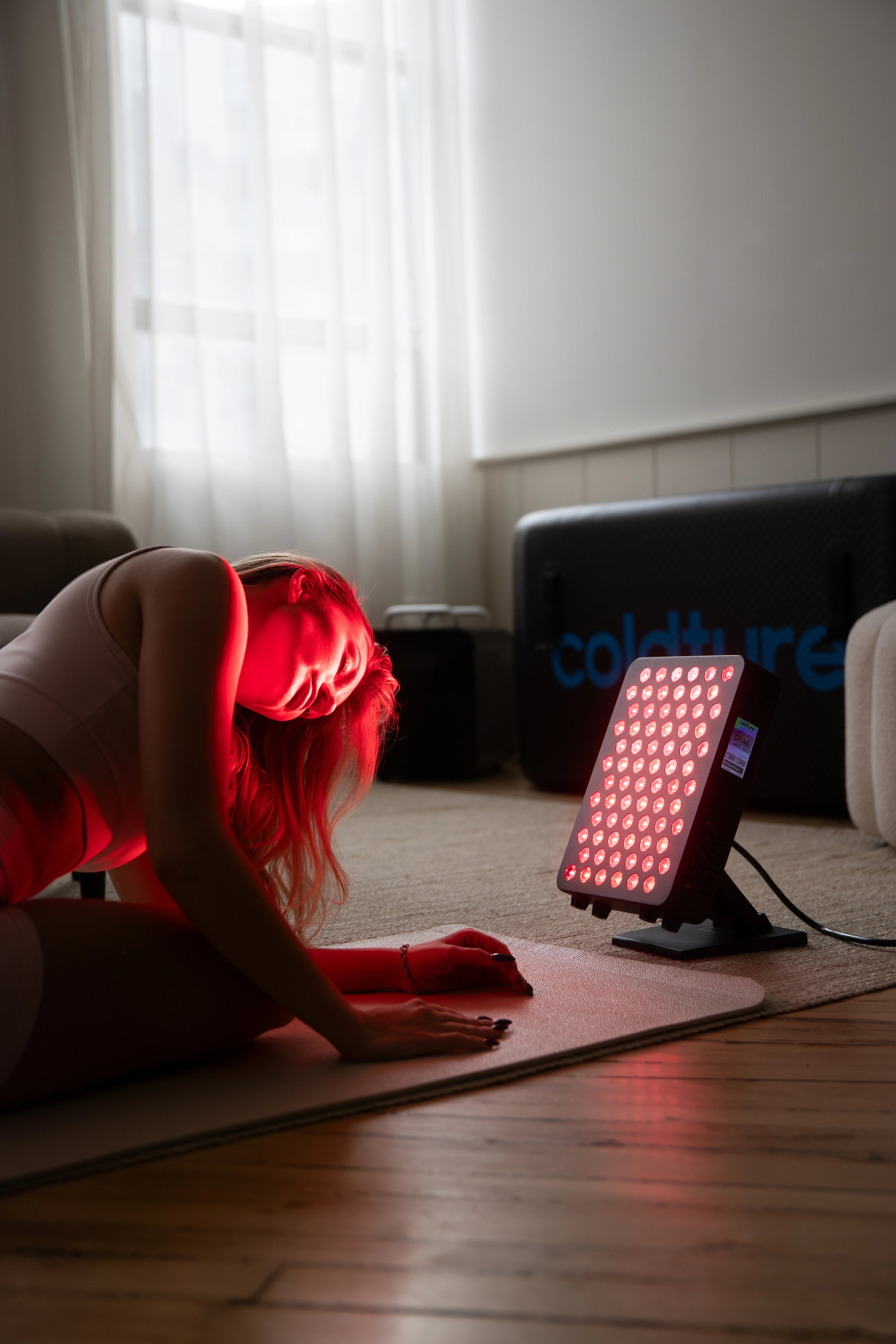 FOCUS | red light panel