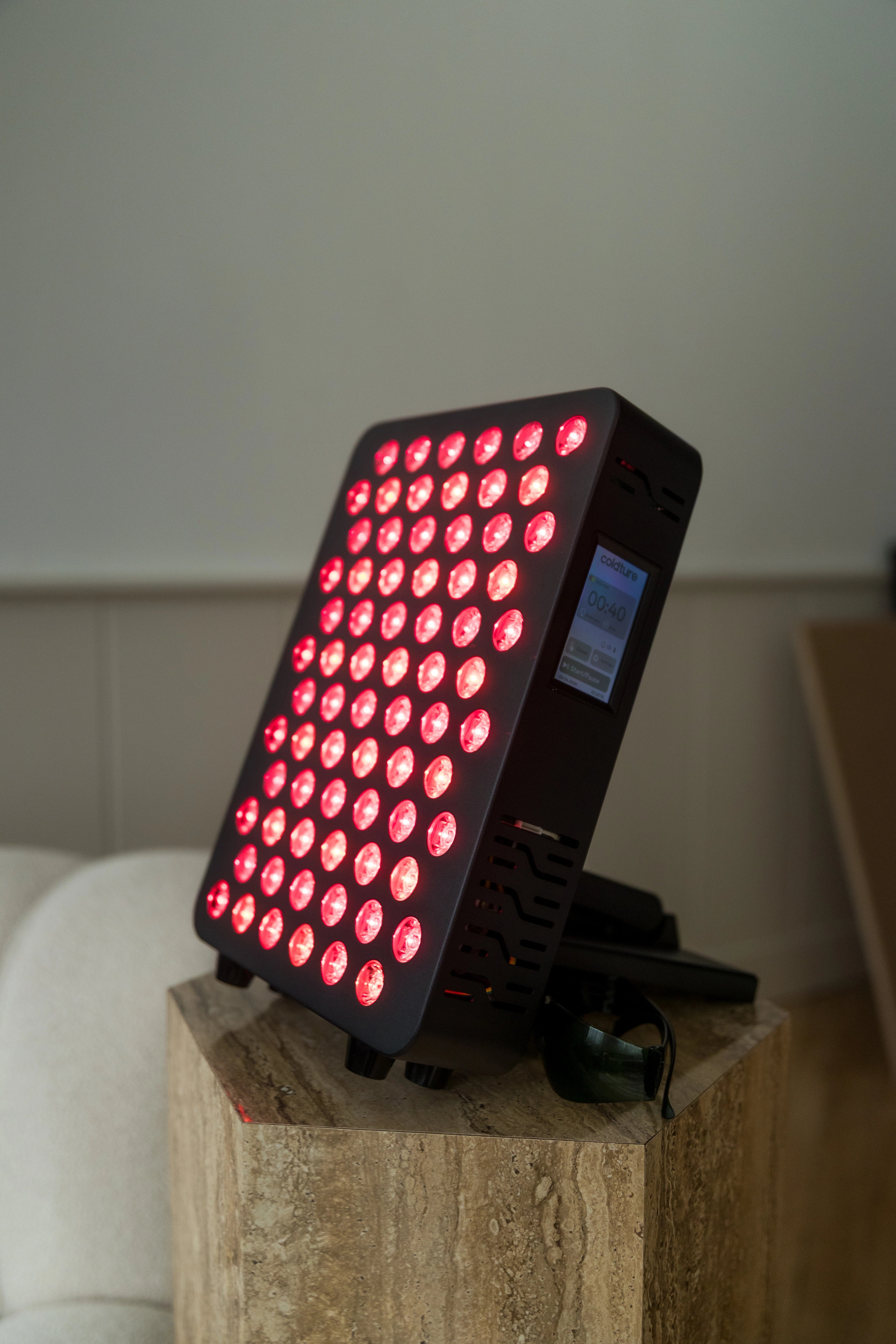 FOCUS | red light panel